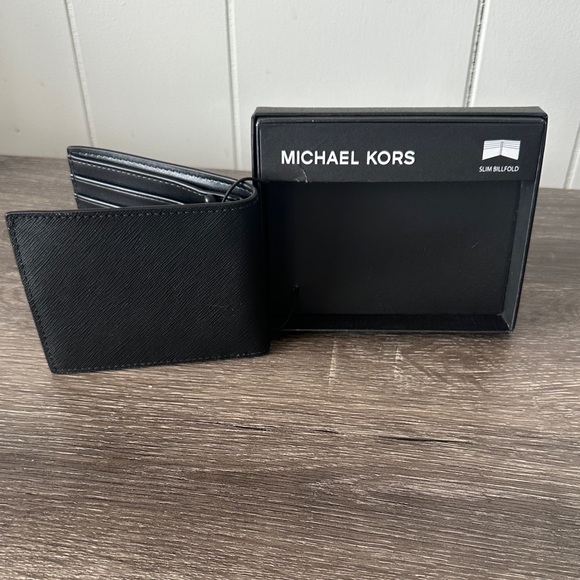 Michael Kors Black Leather Card Holder - Picture 3 of 4